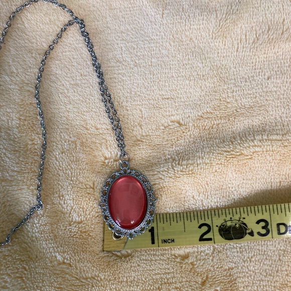 Peachy Keen hand-painted pendant - Picture 8 of 9